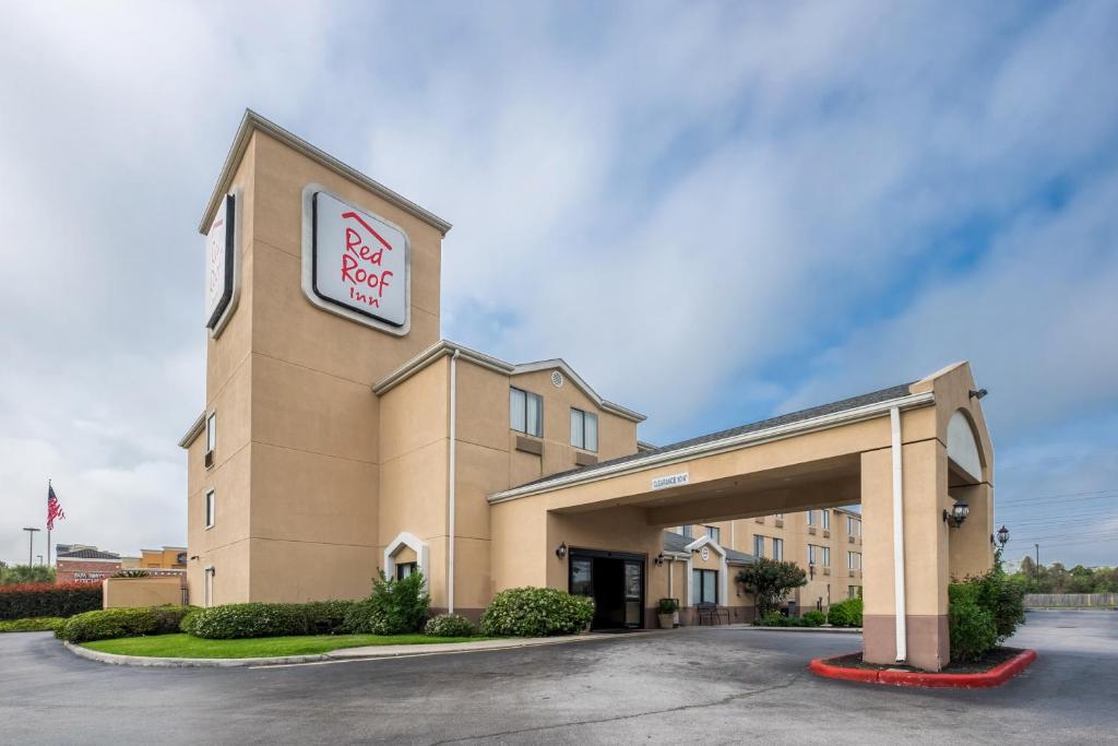 Red Roof Inn Houston - IAH Airport/JFK BLVD Main image 1